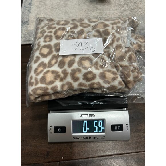 Gaze Leopard Print Crewneck Long Sleeve Crop Top Tan White Sz Small Animal Print - Picture 9 of 9